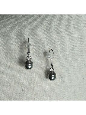 Acorn Dangle Earrings Silver Tone  3/4" Drop
